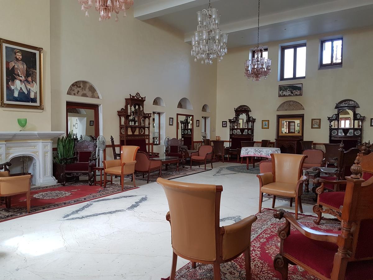 Kesar Bhawan Palace Mount Abu Exterior foto